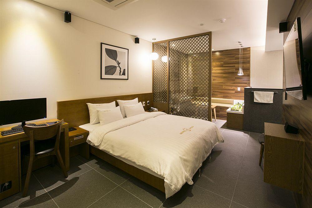 אינצ'ון Polo Tourist Hotel מראה חיצוני תמונה