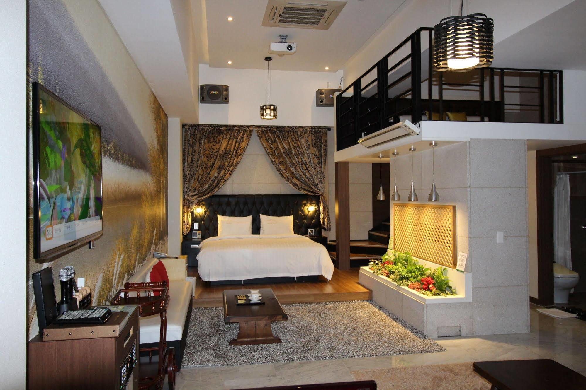אינצ'ון Polo Tourist Hotel מראה חיצוני תמונה