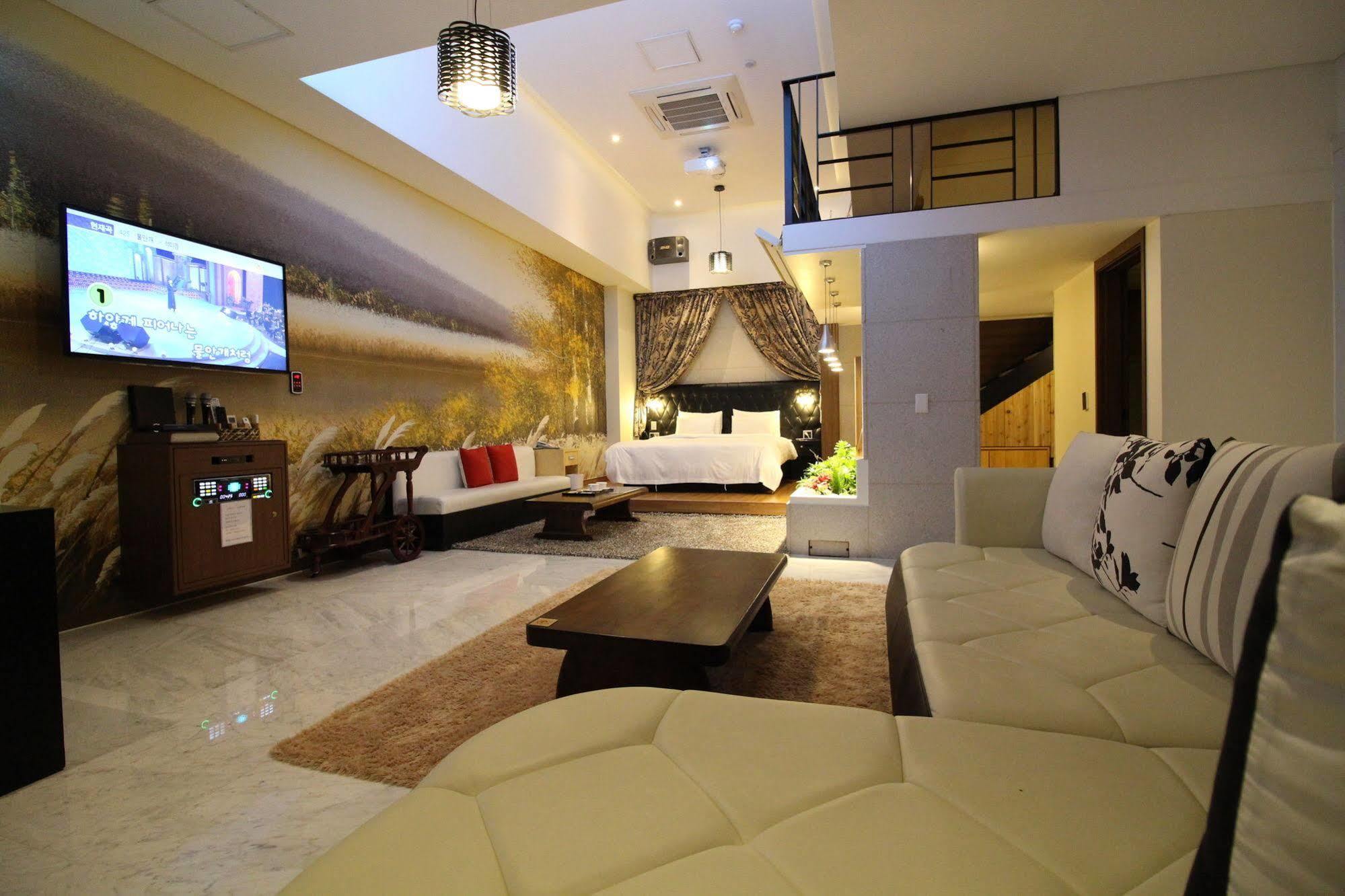 אינצ'ון Polo Tourist Hotel מראה חיצוני תמונה
